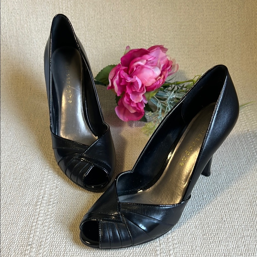 🌸Apostrophe Vintage Black Peep-Toe Heels
